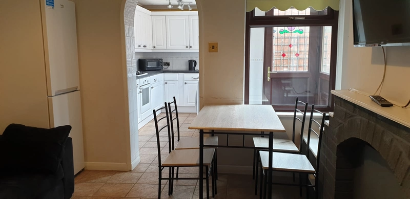 Cranwell Street - 6 Bed (one room remaining) - Thumbnail 8